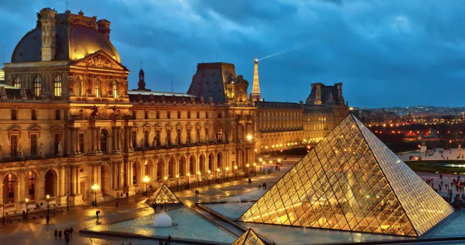 Explore Paris During Your Layover