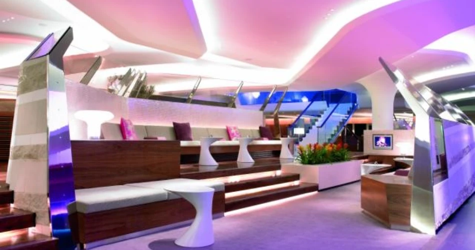 Relax in Premium Lounges