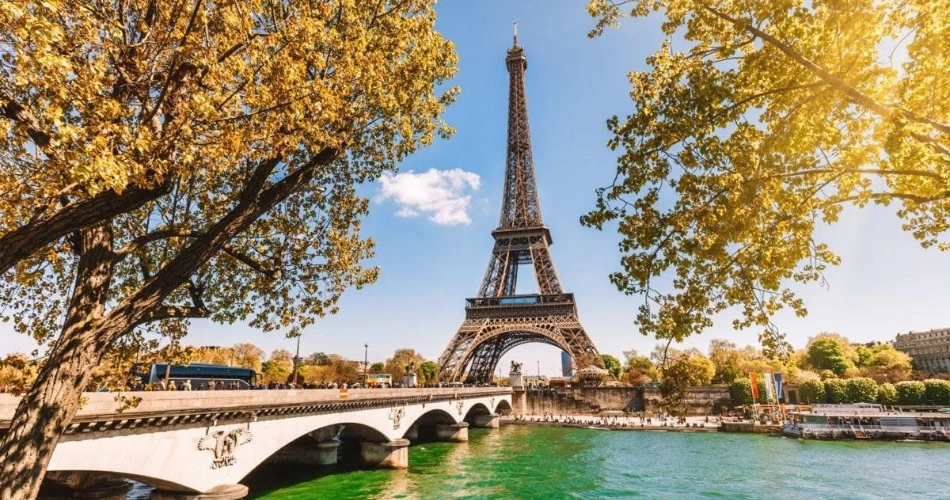 Experience PARIS Airport Assistance Services